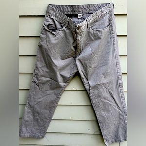 Calvin Klein men’s gray chino pants, 32x30, pockets in the back
